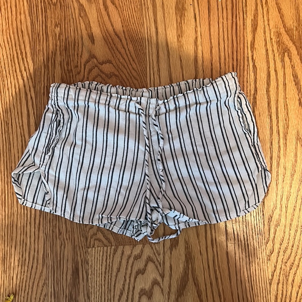these are one size fits all striped brandy melville shorts!